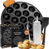 Ocina Poffertjespan – Combo Pack – 19 Poffertjes – Poffertjesmaker – Poffertjespan Inductie – Poffertjespan Electrisch – Gietijzeren Pan - Inclusief Doseerfles, Handvaten, 6x Poffertjesvorken En Invetkwast – Gratis Receptenboek -Home Keuken Winkel 1156x1200