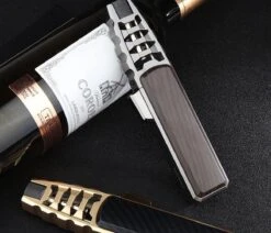 Merkloos Turbo Jetflame Aansteker - Gasbrander - Vuurwerk Torch - Crème Brûlée Brander - BBQ En Sigaren Aansteker - Windproof - Carbon Met Goudkleurige Metalen Behuizing 17 Merkloos Turbo Jetflame Aansteker - Gasbrander - Vuurwerk Torch - Crème Brûlée Brander - BBQ En Sigaren Aansteker - Windproof - Carbon Met Goudkleurige Metalen Behuizing -Home Keuken Winkel 1200x1028