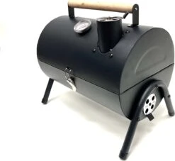 Compacte Draagbare Kolen BBQ Van Wolff BBQ - Handig Voor Op De Camping Op Het Strand Of In Een Park - Smoker Barbecue - Draagbare Lichtgewicht Bbq - Met Thermometer En Lucht Doorvoer. Laat Je Vlees Langzaam Garen. 12 Compacte Draagbare Kolen BBQ Van Wolff BBQ - Handig Voor Op De Camping Op Het Strand Of In Een Park - Smoker Barbecue - Draagbare Lichtgewicht Bbq - Met Thermometer En Lucht Doorvoer. Laat Je Vlees Langzaam Garen. -Home Keuken Winkel 1200x1102 5