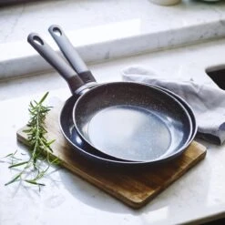 BK Universe Koekenpannenset Ø 24 Cm + Ø 28 Cm - Inductie - PFAS-vrij -Home Keuken Winkel 1200x1200 46