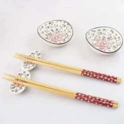 Winkrs | 2 Persoons Japanse Sushi Servies Set (rood) Met Eetstokjes, Kommetjes En Opleggers Voor Stokjes -Home Keuken Winkel 1200x1200 513