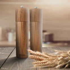 Dieux® - Peper En Zoutmolen Set - Cilinder Vorm - 22CM - Zout Peper Kruiden - 2 Stuks - Acacia Hout - Instelbare Maalgraad - Duurzaam - Luxe Kwaliteit - Hervulbaar - Pepermolen - Zoutmolen - BBQ Accesoires - Pasen -Home Keuken Winkel 1200x1200 886