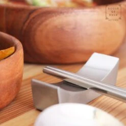 House Of Husk 1 Persoons Chopstick Lepel Set - 1 Paar Metalen Koreaanse Eetstokjes - Inclusief Eetlepel En Houder - RVS - Metaal - Eetstokjes - Koreaans - Vaatwasserbestendig - Sushi Chopsticks - Noodles - Zilver 11 House Of Husk 1 Persoons Chopstick Lepel Set - 1 Paar Metalen Koreaanse Eetstokjes - Inclusief Eetlepel En Houder - RVS - Metaal - Eetstokjes - Koreaans - Vaatwasserbestendig - Sushi Chopsticks - Noodles - Zilver -Home Keuken Winkel 1200x1200 928