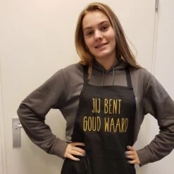 Keukenschort Met Grappige Tekst Bedrukt Cadeau Jij Bent Goud Waard| Katoenen Barbecueschort Keuken BBQ Schort Kookschort Kokschort | Opa Oma Mama Papa Juf Meester Bedanken Collega Vriendin Juffendag Vaderdag Moederdag Verjaardag Man Vrouw 7 Keukenschort Met Grappige Tekst Bedrukt Cadeau Jij Bent Goud Waard| Katoenen Barbecueschort Keuken BBQ Schort Kookschort Kokschort | Opa Oma Mama Papa Juf Meester Bedanken Collega Vriendin Juffendag Vaderdag Moederdag Verjaardag Man Vrouw -Home Keuken Winkel 1200x1200 982