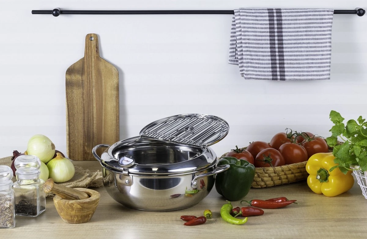 Edënbërg Classic Line - Japanse Frituurpan Met Thermometer - 3.4 Liter - Friteuse/Frituurpot RVS 7 Edënbërg Classic Line - Japanse Frituurpan Met Thermometer - 3.4 Liter - Friteuse/Frituurpot RVS - Afbeelding 5