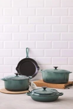 Le Creuset Braadpan Signature Ocean ø 26 Cm / 5.3 Liter 8 Le Creuset Braadpan Signature Ocean ø 26 Cm / 5.3 Liter -Home Keuken Winkel 806x1200