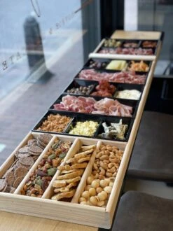 Sjoelbak - Borrelsjoelbak - Hapjesplank - Borrelplank - Mini Sjoelbak 120 Cm Met Zwarte Bakjes - Kleine Sjoelbakken 9 Sjoelbak - Borrelsjoelbak - Hapjesplank - Borrelplank - Mini Sjoelbak 120 Cm Met Zwarte Bakjes - Kleine Sjoelbakken -Home Keuken Winkel 899x1200 3