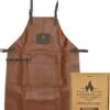 Goodman - BBQ Schort - Echt Leer - Leren Schort Man - Cognac Bruin 2 Goodman - BBQ Schort - Echt Leer - Leren Schort Man - Cognac Bruin -Home Keuken Winkel 938x1200